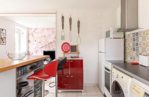 Isigny-sur-Mer Casa | Sunlit Garden Escape Normandy