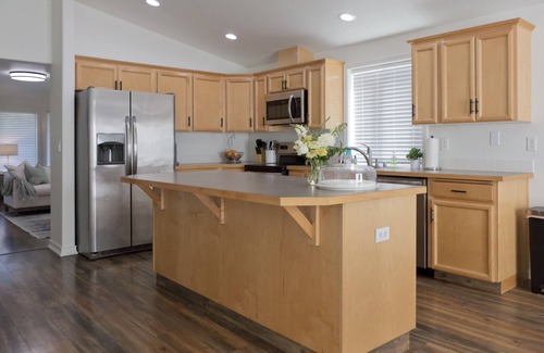 Moses Lake Casa | Sunlit Sage House - a peaceful retreat. 3 bed 2 bath bright & clean home