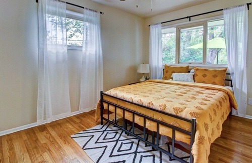 Alta Vista Area Casa | Sunlit Sanctuary | 4BR | Pool table | Basketball