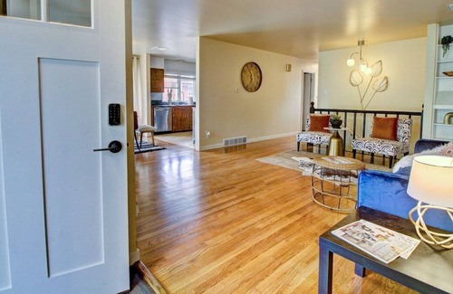 Alta Vista Area Casa | Sunlit Sanctuary | 4BR | Pool table | Basketball