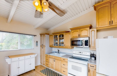 West Mesa Casa | Sunlit & serene beach house with great views - near ocean, park, dining, & shops