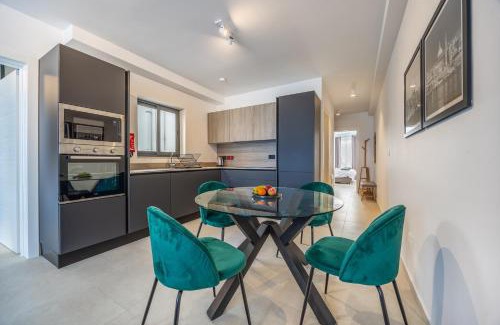 Msida Apartamento | Sunlit Serenity Modern Apartment with City Views