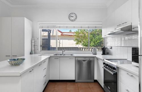 Budgewoi Casa | Sunlit Shores Mimosa 4BR Coastal Home with Yard & Loft Suite