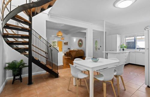 Budgewoi Casa | Sunlit Shores Mimosa 4BR Coastal Home with Yard & Loft Suite