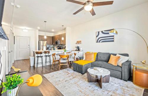 Vickery Meadow Apartamento | Sunlit Suite w Resort Pool - Gym by Midtown Blvd