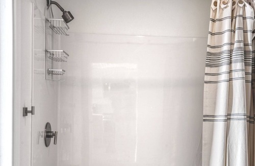 Walnut Creek Apartamento | Sunlit Walnut Creek 1BR w/A/C & W/D, near BART, by Blueground