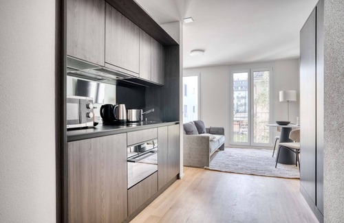Sihlfeld Apartamento | Sunlit Wiedikon 1 Room w/ Storage & W/D, 1 min to Market, by Blueground
