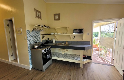 Esperanza Apartamento | Sunny 1 bedroom in Esperanza close to everything