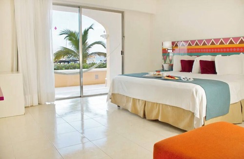 Puerto Juárez Complejo | Sunny 1 Bedroom with Marina view in Family Friendly Cancun resort