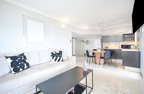 Tel Aviv Apartamento | Sunny 1BR at Orchid Hotel by HolyGuest