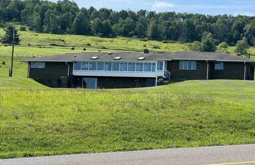 Wellsboro Apartamento | Sunny 1BR w/ Game Room + Firepit | 10 min to Town