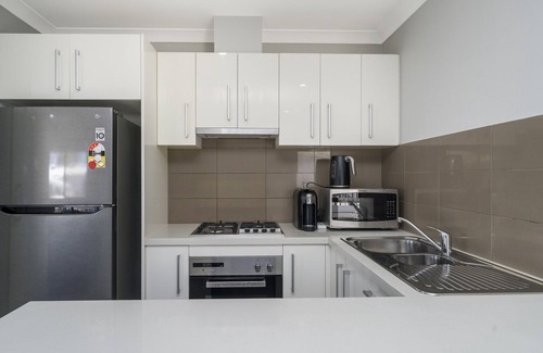 Cannington Apartamento | Sunny 2-Bed in Quiet Location with Balcony