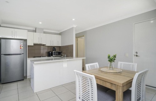 Cannington Apartamento | Sunny 2-Bed in Quiet Location with Balcony