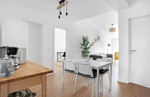 Cacilhas Apartamento | Sunny 2 bedroom apartment in Almada - Balconies with River View