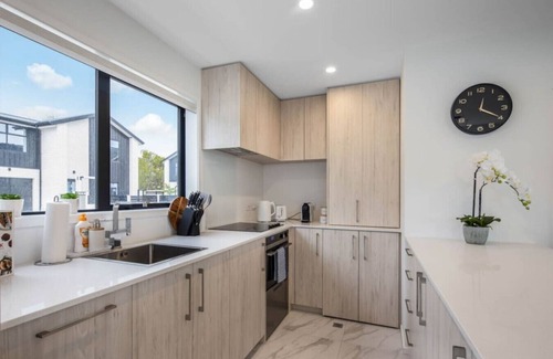Trentham Casa | Sunny 2 BR Oasis in Trentham