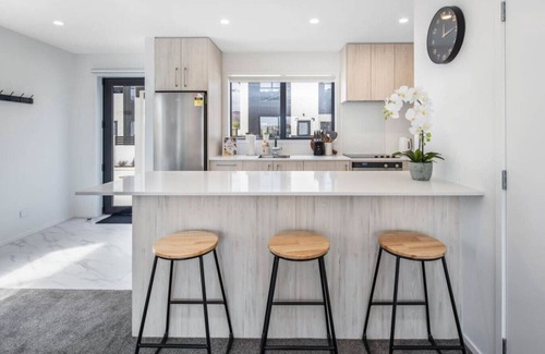 Trentham Casa | Sunny 2 BR Oasis in Trentham