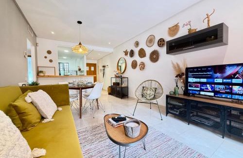 Nueva Milla de Oro Apartamento | Sunny 2Bed Resort Style Apartment New Golden Mile Estepona FREE PARKING WIFI & AIRCON
