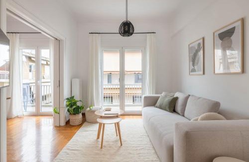 Nea Smirni Apartamento | Sunny 2BR Apartment in Nea Smyrni by UPSTREET