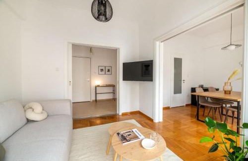 Nea Smirni Apartamento | Sunny 2BR Apartment in Nea Smyrni by UPSTREET