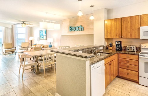 Ash Condominio | Sunny 2BR w/ Ocean Views & Lazy Pool Days