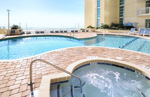 Ash Condominio | Sunny 2BR w/ Ocean Views & Lazy Pool Days