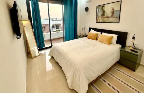 La Ville Haute Apartamento | Sunny 3 bedrooms Apartment - balcony and workspace
