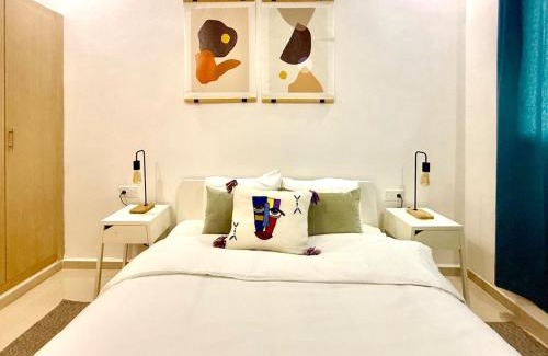 La Ville Haute Apartamento | Sunny 3 bedrooms Apartment - balcony and workspace
