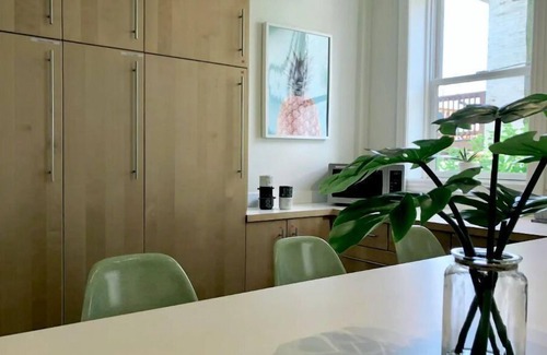 H Street Corridor Casa | Sunny 3-Level Home | Patio | Walk Everywhere | Capitol Hill/H St