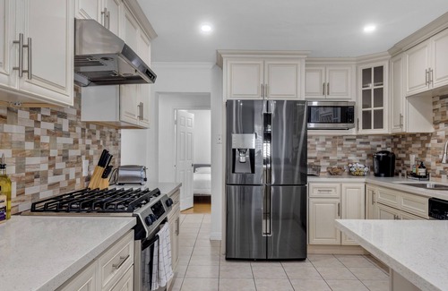 Midway City Casa | Sunny 3BR Cali Comfort Stay