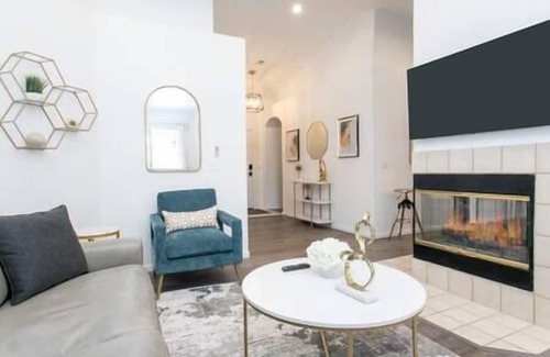 North Las Vegas Casa | ❤️Sunny 3BR Pool House w/ Pool Table and Spa in NLV