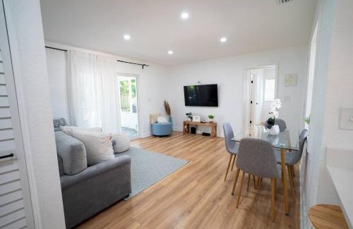 Meadowlawn Casa | Sunny 4br Stpete Getaway Home