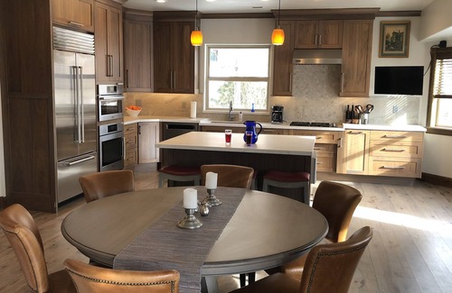 Summit Park Casa | Sunny 5 Bd Mountain Home-Gorgeous View-Perfect for 2 or MultiGen Families-HotTub