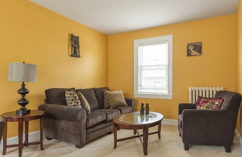 North Cambridge Casa | Soleado e impecablemente limpio 3 dormitorios / 2 baños - 5 minutos a pie de Alewife T (línea roja)