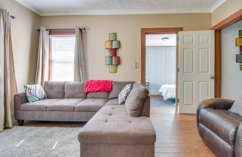 Dayton Apartamento | Sunny and Spacious Dayton Condo about 1 Mi to Downtown!
