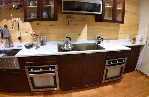Dudley - Brunswick King Apartamento | sunny and spacious in quiet area