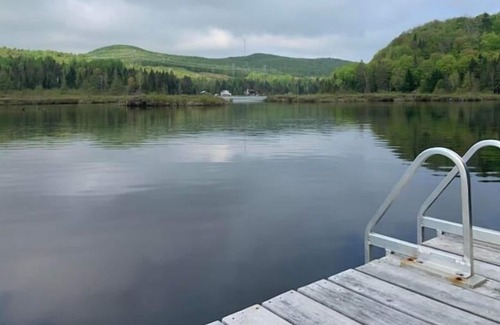 St-Adolphe-d'Howard Cabaña | Sunny and Zen on the lake, St Adolphe d'Howard, Quebec