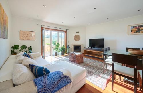 Carcavelos Apartamento | Sunny apartament at Carcavelos Beach, by TimeCooler