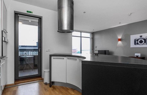 Vesturbær Apartamento | Sunny Apartment - By the Sea in City Center