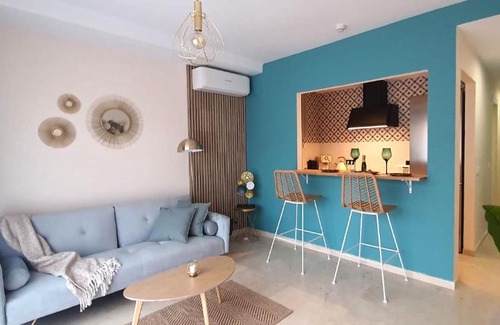 Marina de Casares Apartamento | Sunny Apartment Playa Ancha
