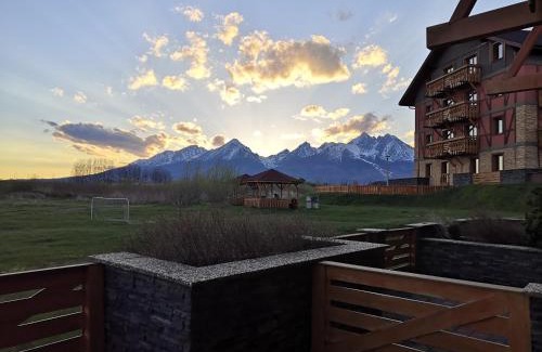 Velka Lomnica Apartamento | Sunny Apartment with Terrace Tatragolf H104