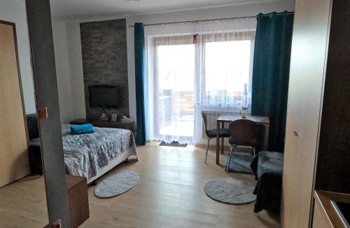 Velka Lomnica Apartamento | Sunny Apartment with Terrace Tatragolf H104