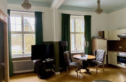 Badow Apartamento | Soleado apartamento con vistas al parque del castillo