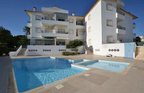 Vale de Carro Apartamento | Sunny apt, pool, AC, Wi-Fi, beach nearby Albufeira