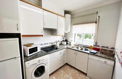 Vale de Carro Apartamento | Sunny apt, pool, AC, Wi-Fi, beach nearby Albufeira