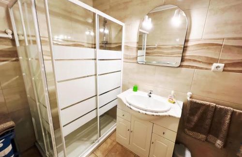 Vale de Carro Apartamento | Sunny apt, pool, AC, Wi-Fi, beach nearby Albufeira