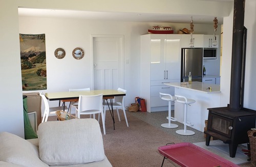 Te Horo Beach Casa | Sunny bach en primera línea de playa con mucho espacio y mucho que hacer
