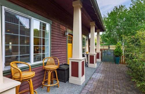 Langley Casa | Sunny Backyard Fireplace Coastal Access in Peaceful Neighborhood Near Shopping