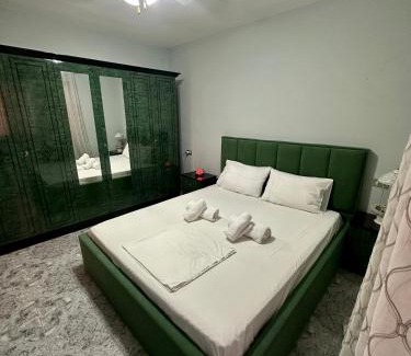 Pogradec Apartamento | Sunny Balcony Retreat Pogradec