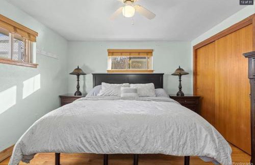 Scenic Heights Casa | Sunny Beach House of Olde Town Arvada