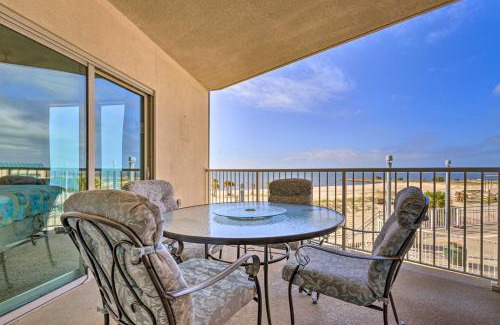 Biloxi Apartamento | Sunny Beachfront Biloxi Condo with Resort Amenities!